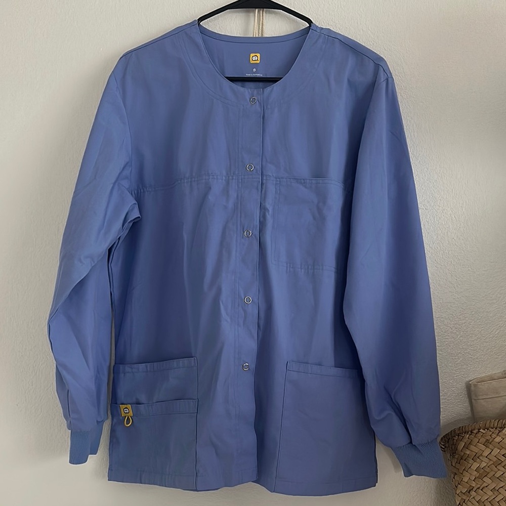 Surgical scrub jacket